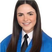 Soy muy trabajadora y organizada, me preocupo por mis alumnos y por qué realmente entiendan lo que les explico.